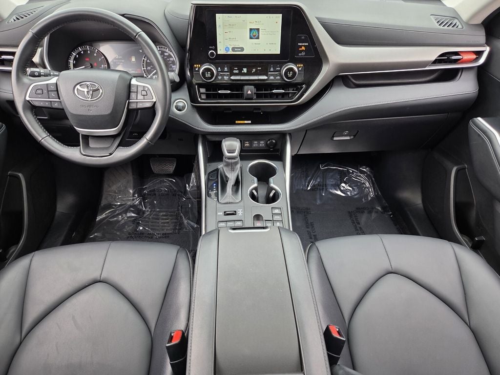 2025 Toyota HIGHLANDER XLE