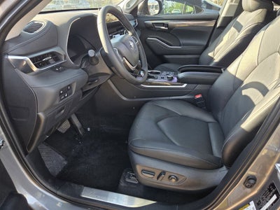 2026 Toyota HIGHLANDER Limited