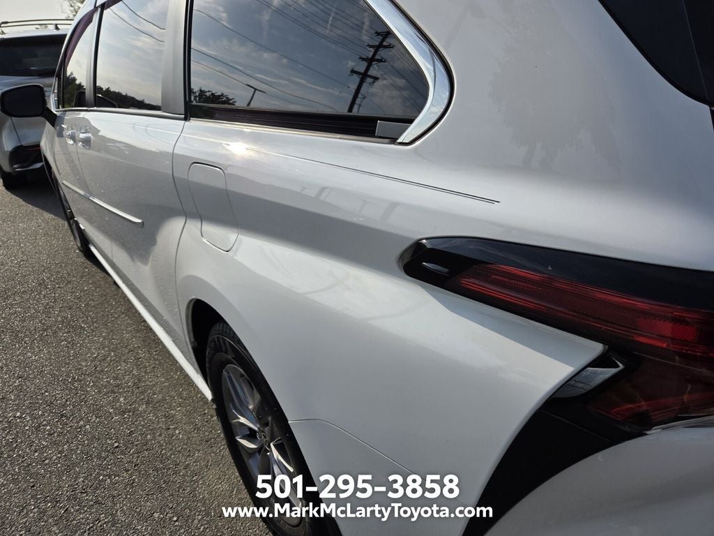 2021 Toyota Sienna LE 8 Passenger