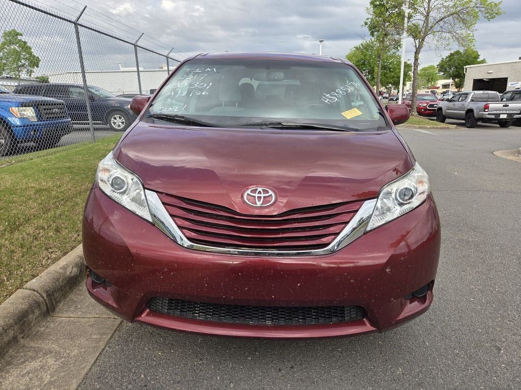 2017 Toyota SIENNA LE 3.5L LE 7 Passenger