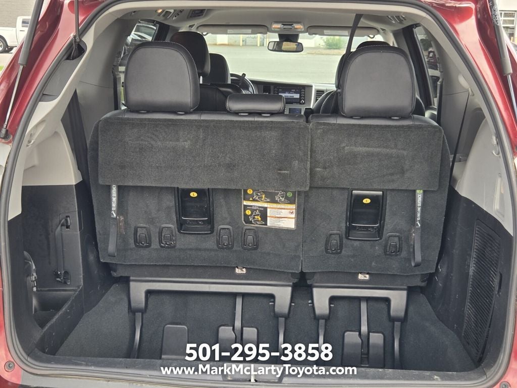 2019 Toyota Sienna SE 8 Passenger