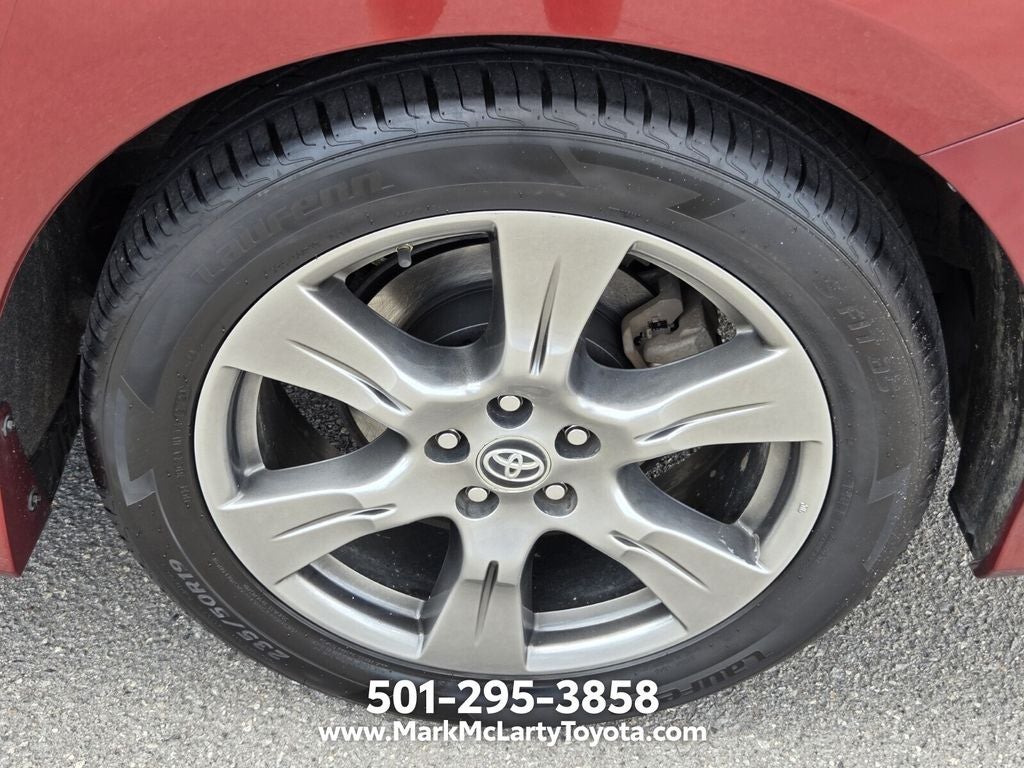 2019 Toyota Sienna SE 8 Passenger