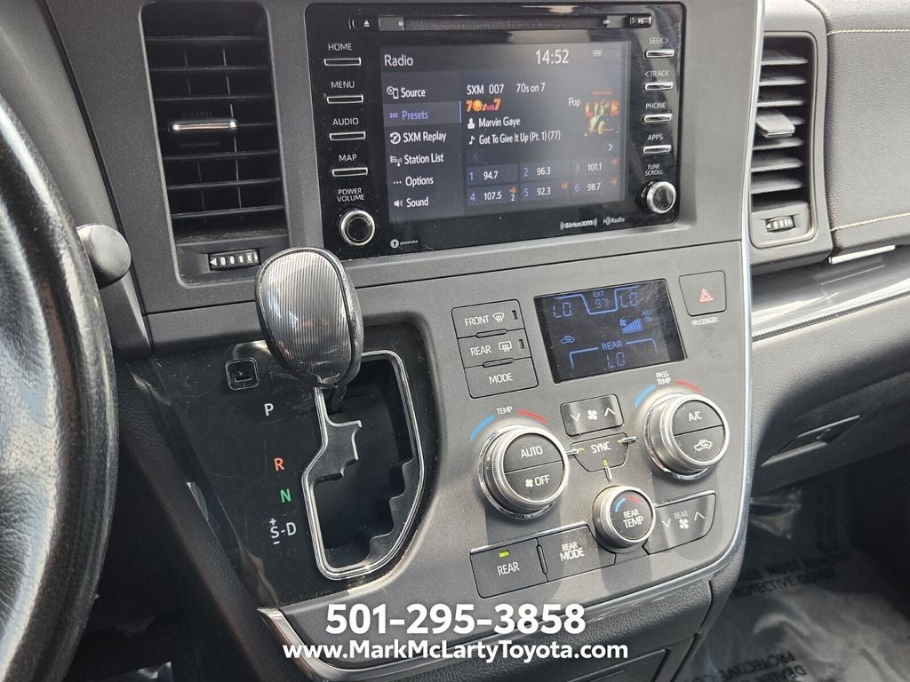 2019 Toyota Sienna SE 8 Passenger