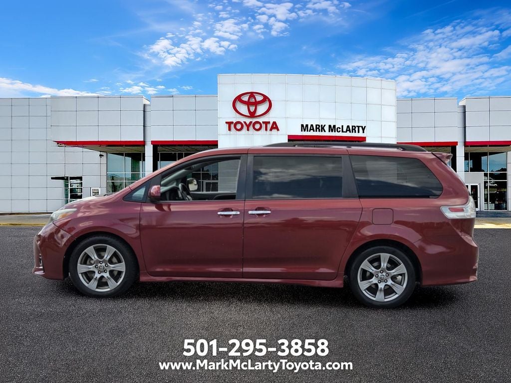 2019 Toyota Sienna SE 8 Passenger