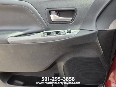 2019 Toyota Sienna SE 8 Passenger