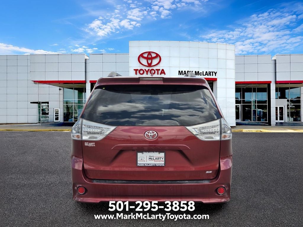 2019 Toyota Sienna SE 8 Passenger