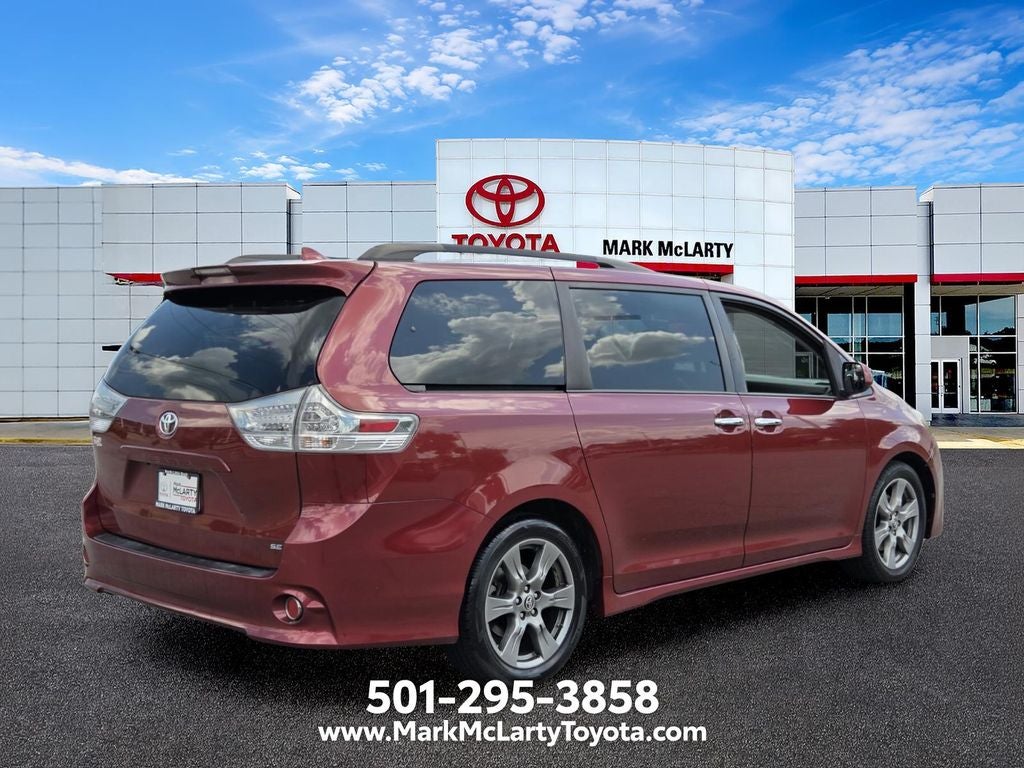 2019 Toyota Sienna SE 8 Passenger