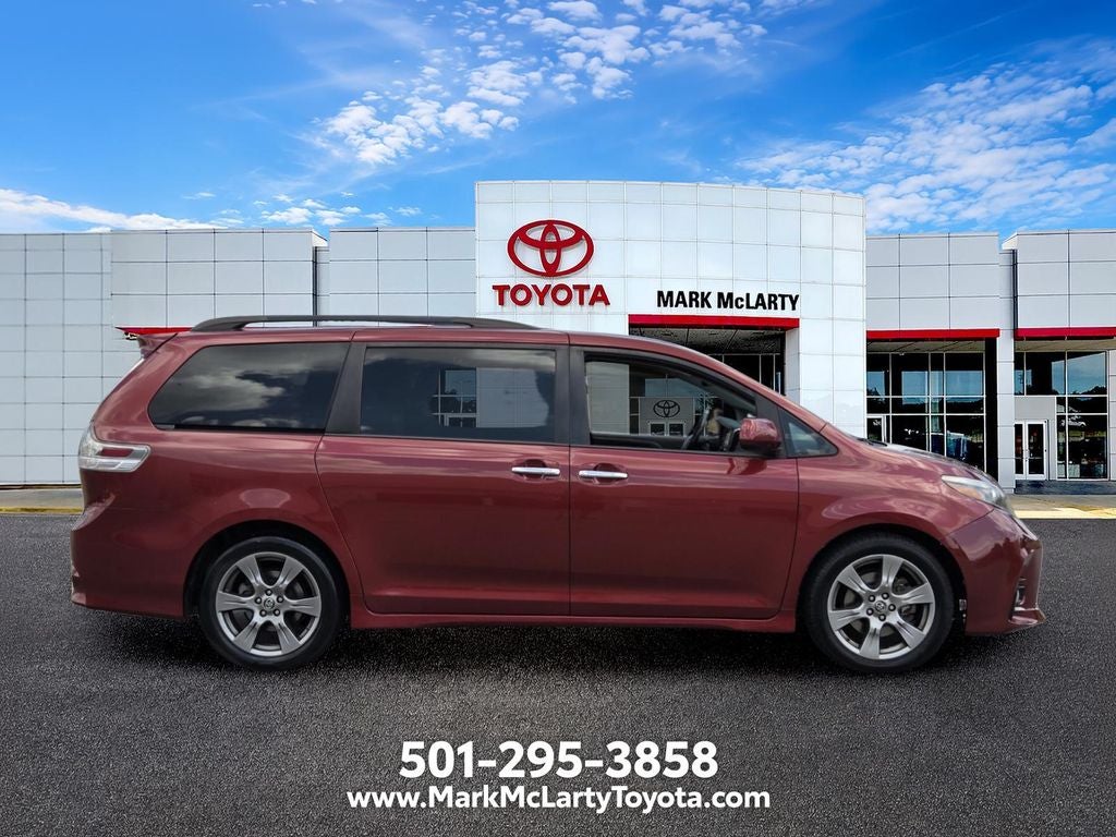 2019 Toyota Sienna SE 8 Passenger