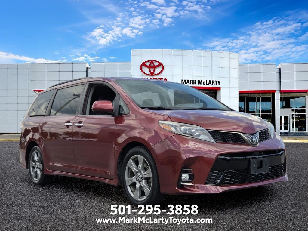 2019 Toyota Sienna SE 8 Passenger