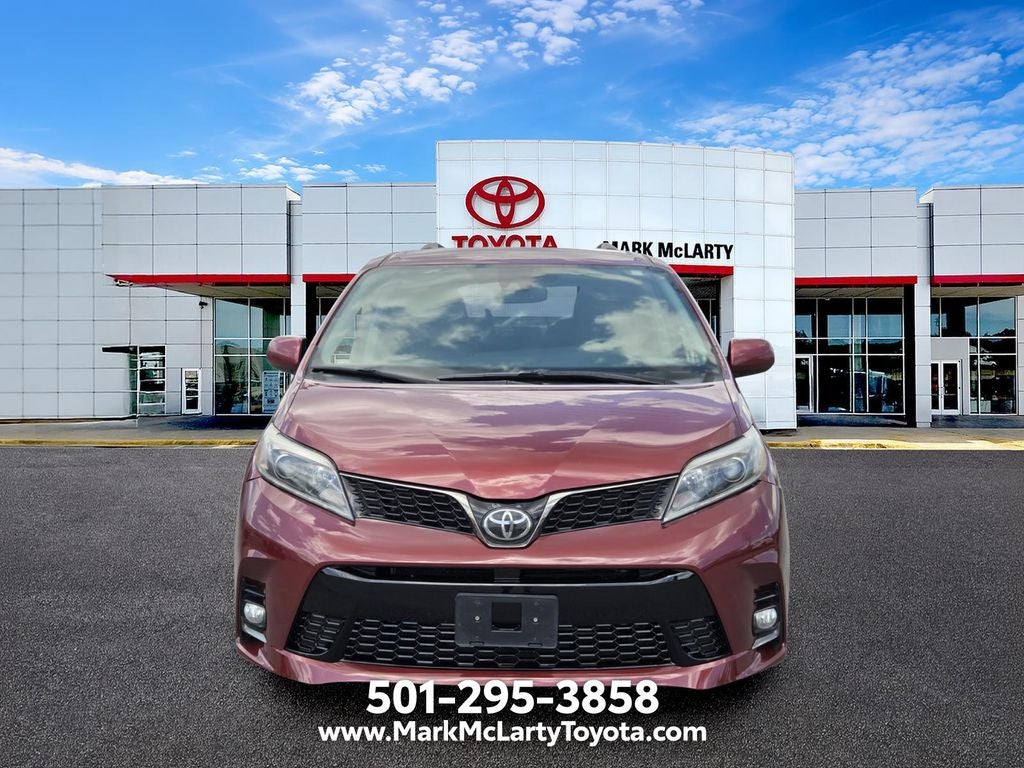 2019 Toyota Sienna SE 8 Passenger