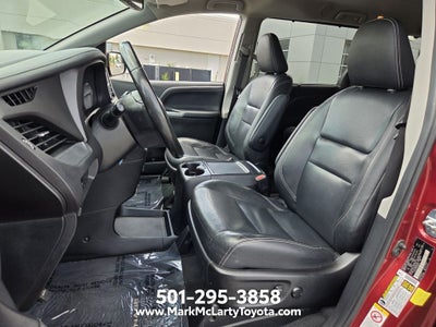 2019 Toyota Sienna SE 8 Passenger