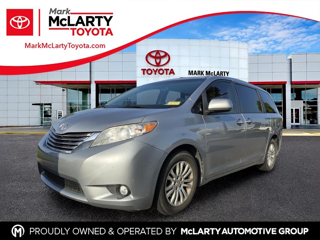 2016 Toyota Sienna XLE 8 Passenger