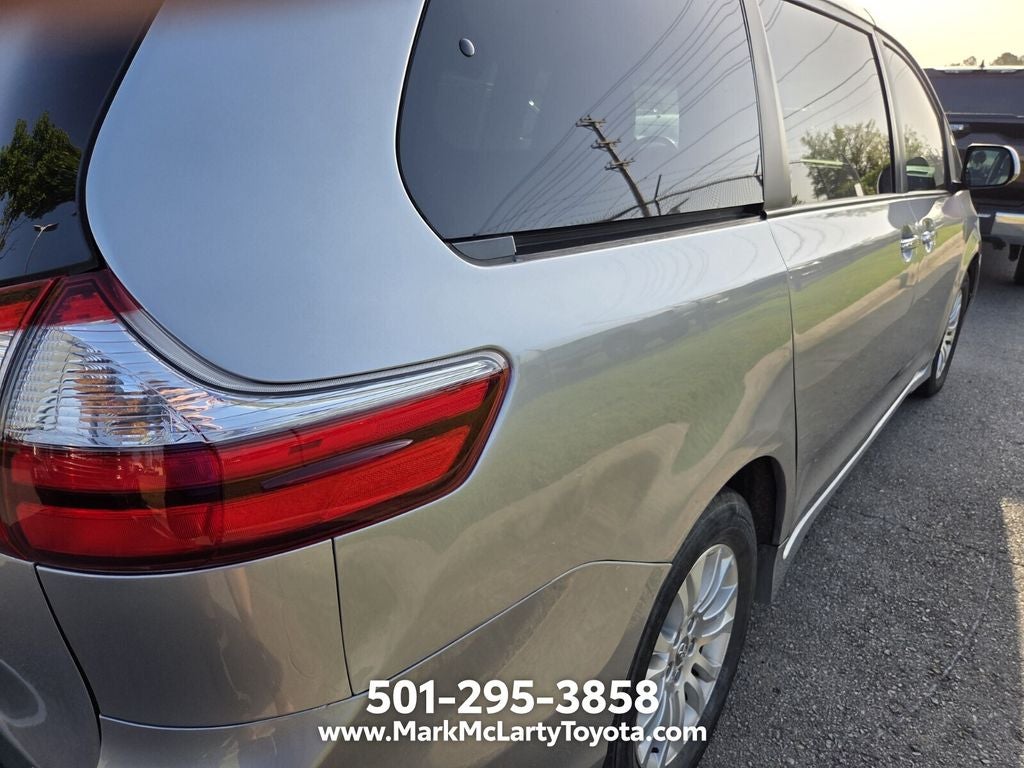 2016 Toyota Sienna XLE 8 Passenger