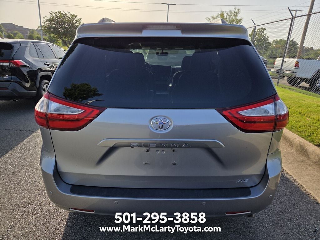 2016 Toyota Sienna XLE 8 Passenger