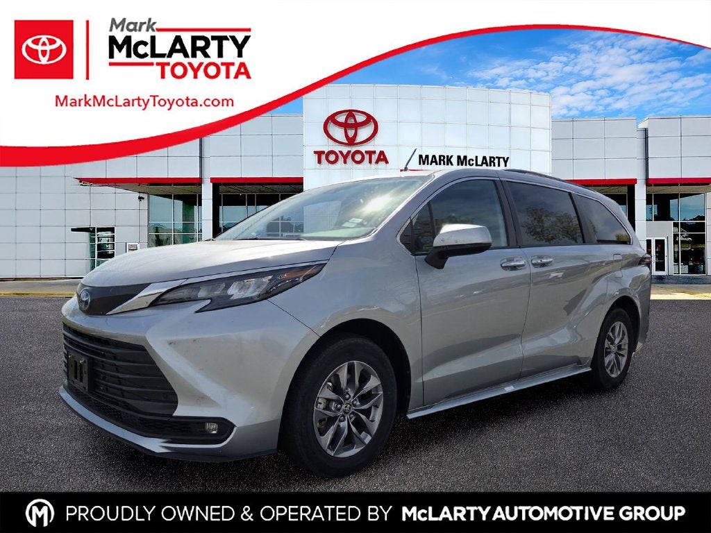 2025 Toyota Sienna XLE 8 Passenger