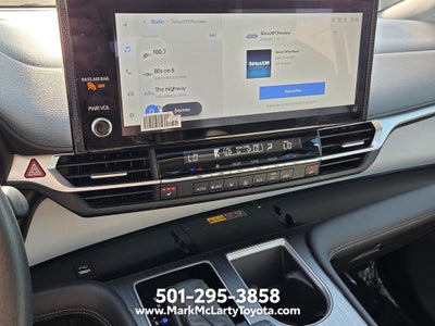 2025 Toyota Sienna XLE 8 Passenger