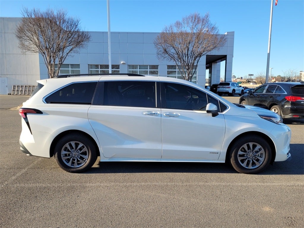 2021 Toyota Sienna XLE 7 Passenger