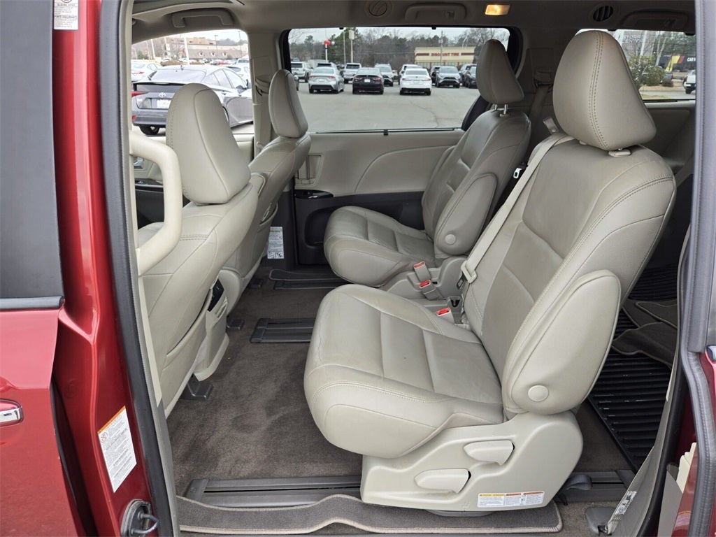 2019 Toyota SIENNA XLE 3.5L L 7 Passenger