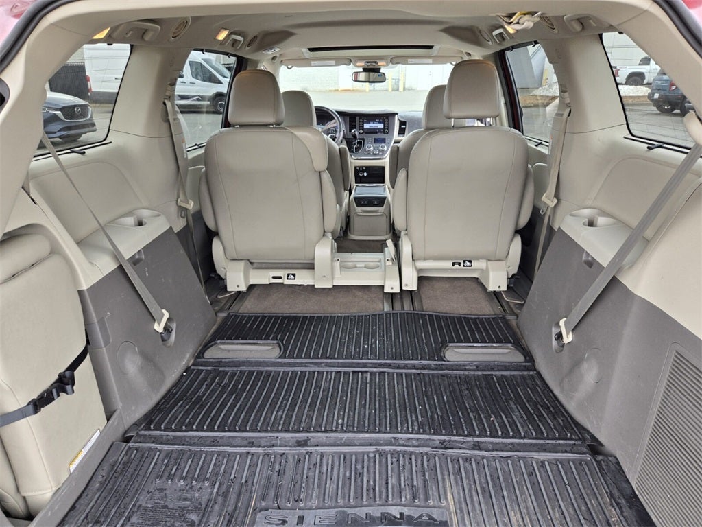 2019 Toyota SIENNA XLE 3.5L L 7 Passenger