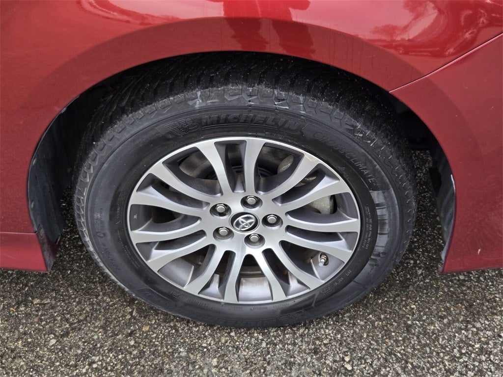 2019 Toyota SIENNA XLE 3.5L L 7 Passenger