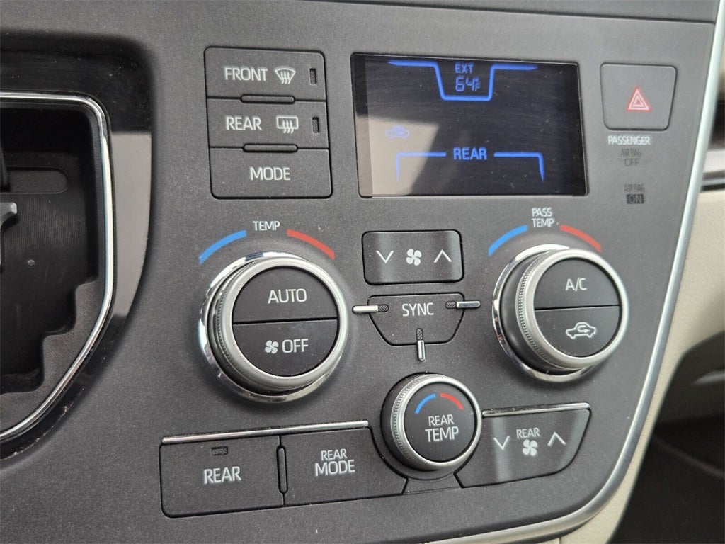 2019 Toyota SIENNA XLE 3.5L L 7 Passenger