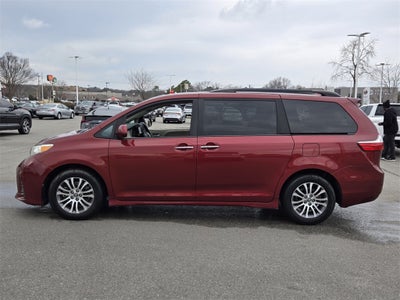 2019 Toyota SIENNA XLE 3.5L L 7 Passenger