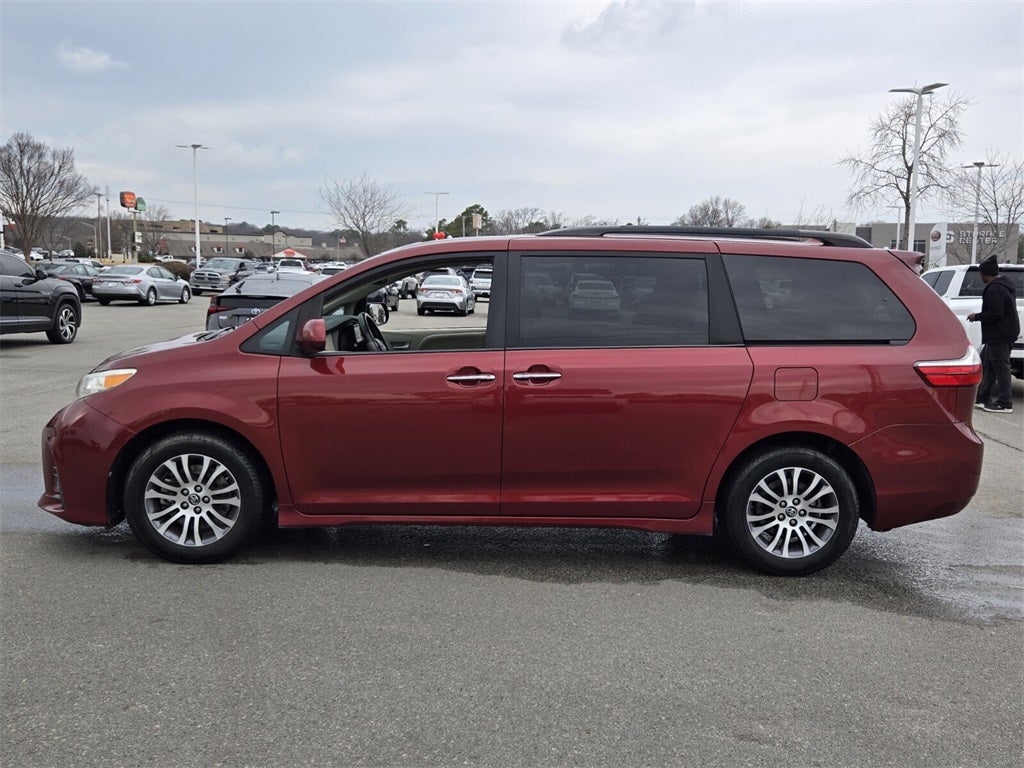2019 Toyota SIENNA XLE 3.5L L 7 Passenger