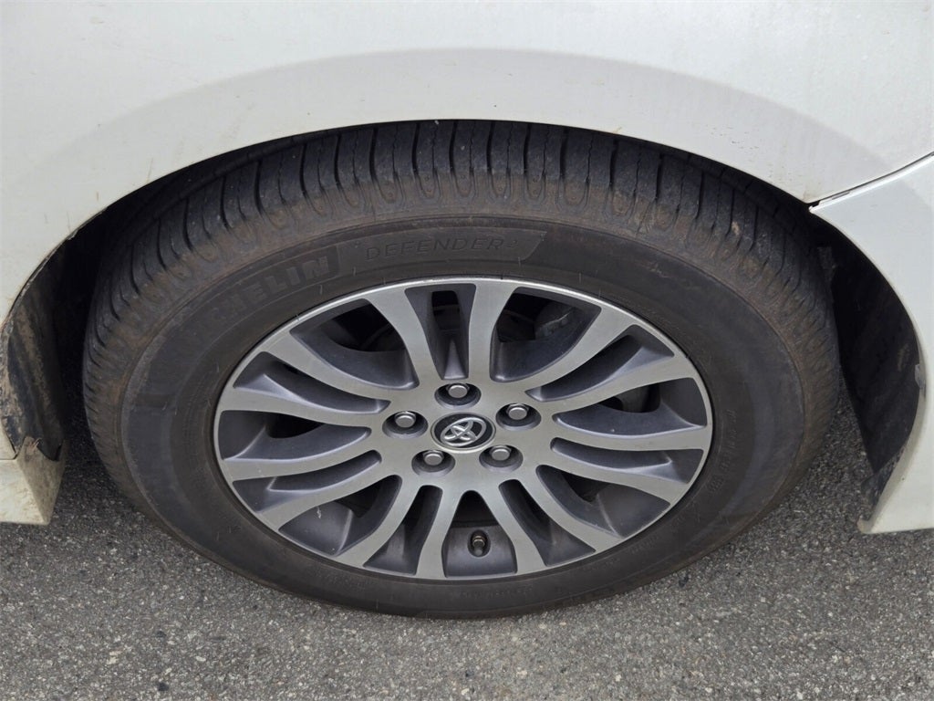 2019 Toyota SIENNA XLE 3.5L XLE 7 Passenger