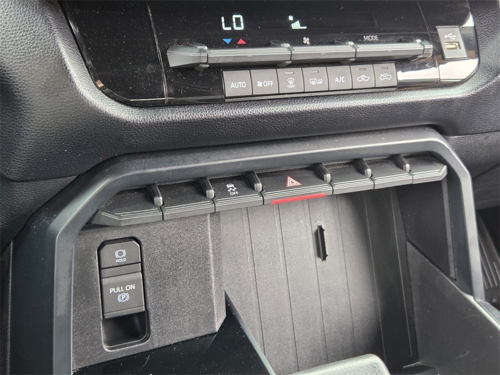 2025 Toyota TUNDRA 4X4 SR