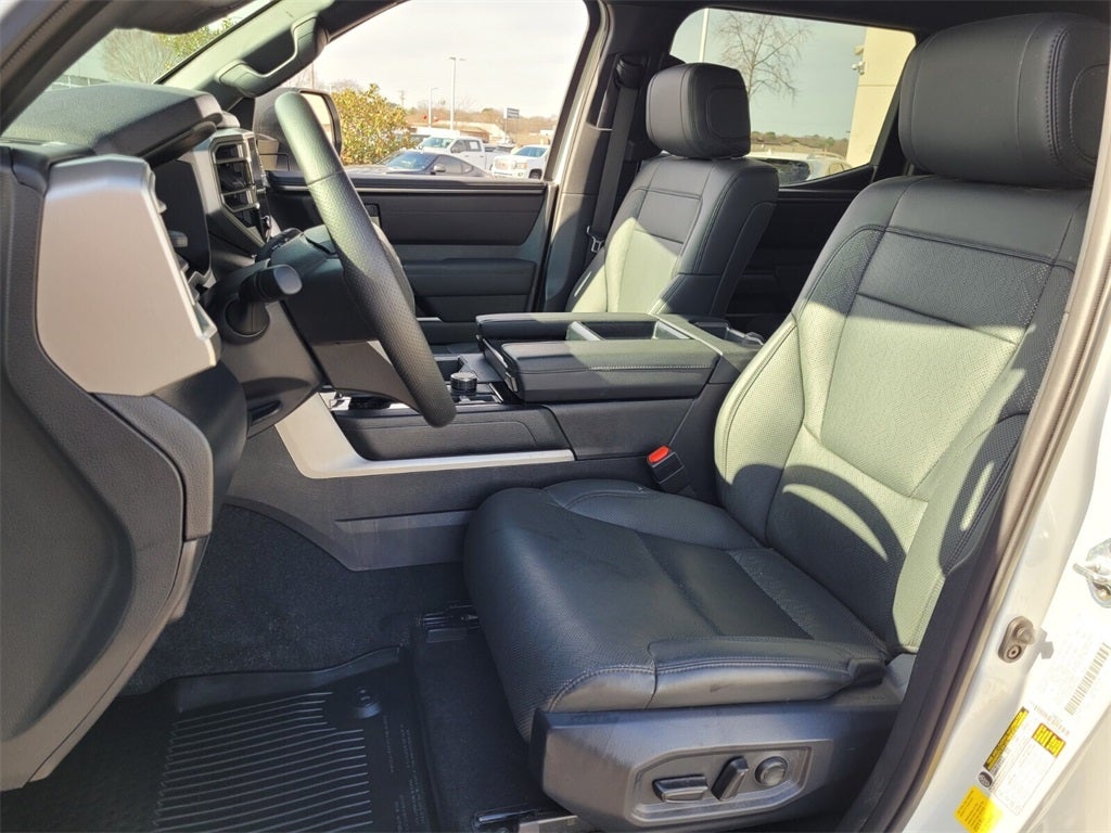 2025 Toyota TUNDRA 4X4 SR5