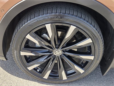 2025 Toyota CROWN Platinum