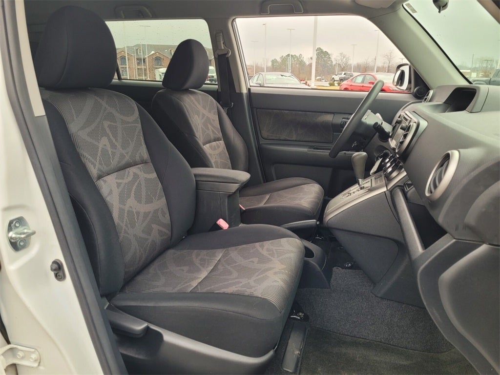 2014 Scion SCION XB Base