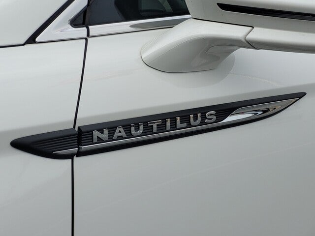 2022 Lincoln Nautilus Standard