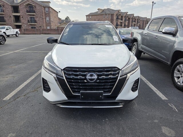 2023 Nissan Kicks SR
