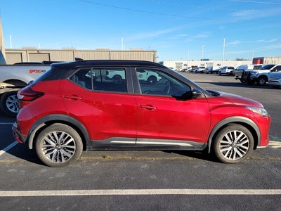 2023 Nissan Kicks SR