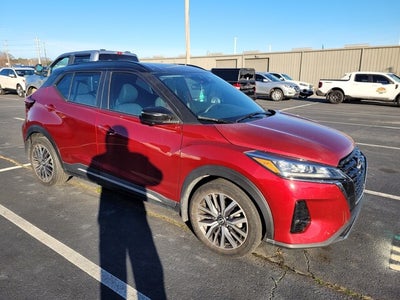 2023 Nissan Kicks SR