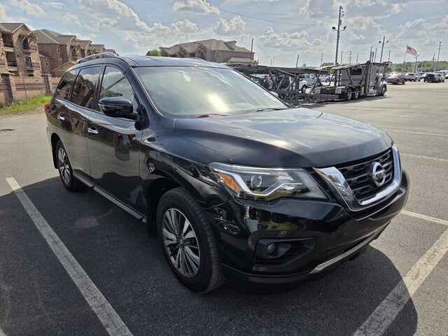2019 Nissan Pathfinder SV