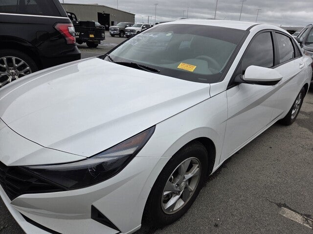 2022 Hyundai Elantra SE