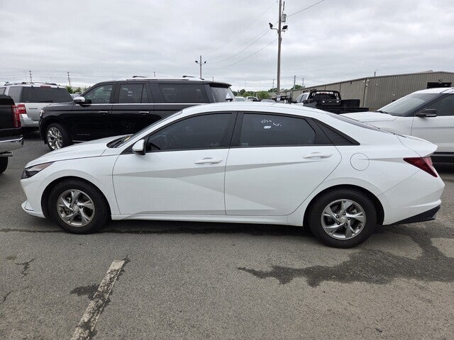 2022 Hyundai Elantra SE