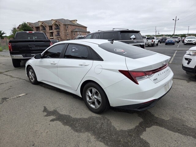 2022 Hyundai Elantra SE