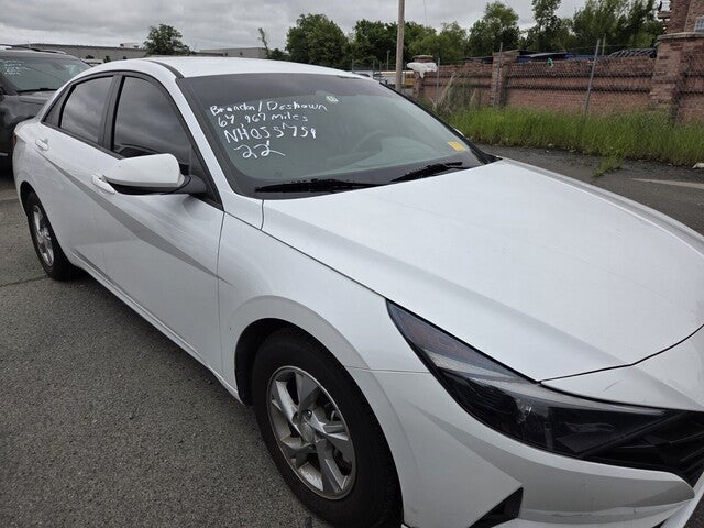 2022 Hyundai Elantra SE