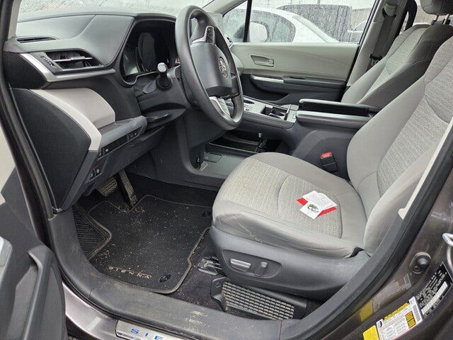 2021 Toyota Sienna LE 8 Passenger