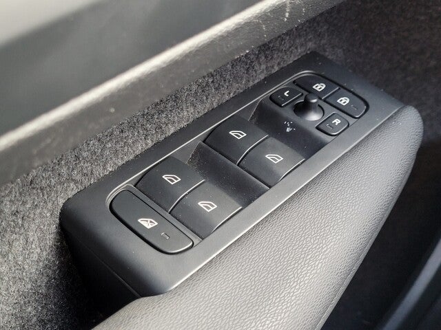 2023 Volvo XC40 B5 Core