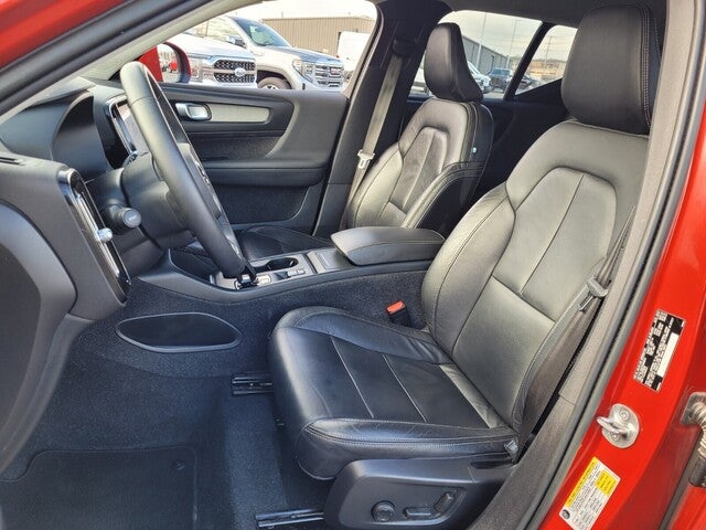 2023 Volvo XC40 B5 Core