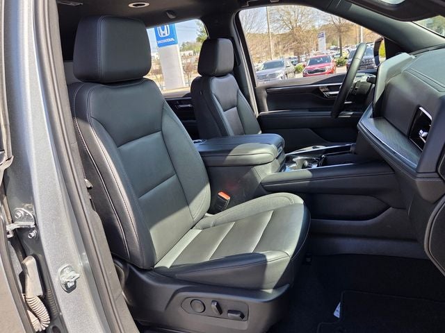 2025 Chevrolet Suburban LT