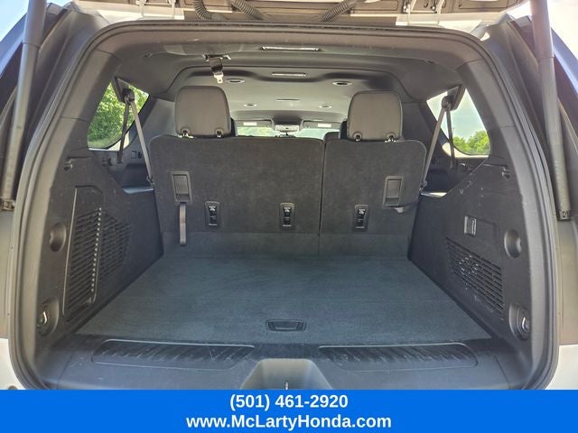 2025 Chevrolet Suburban LT