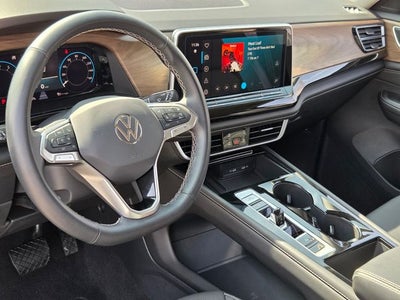 2025 Volkswagen Atlas 2.0T SE w/Technology
