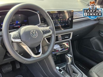 2025 Volkswagen Taos 1.5T SE Black