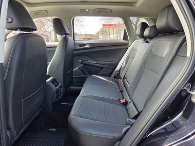 2025 Volkswagen Taos 1.5T SE Black