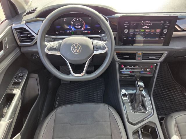 2025 Volkswagen Taos 1.5T SE Black